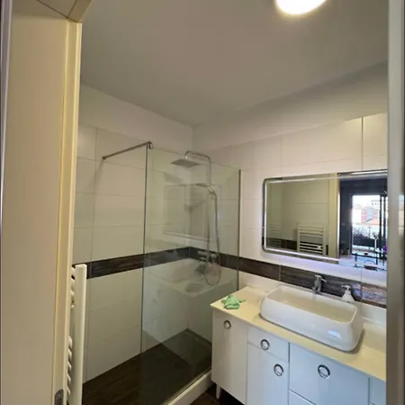 Stylish 2br In *